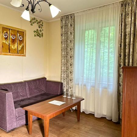 Lavanda Country Club Tatariv Bagian luar foto