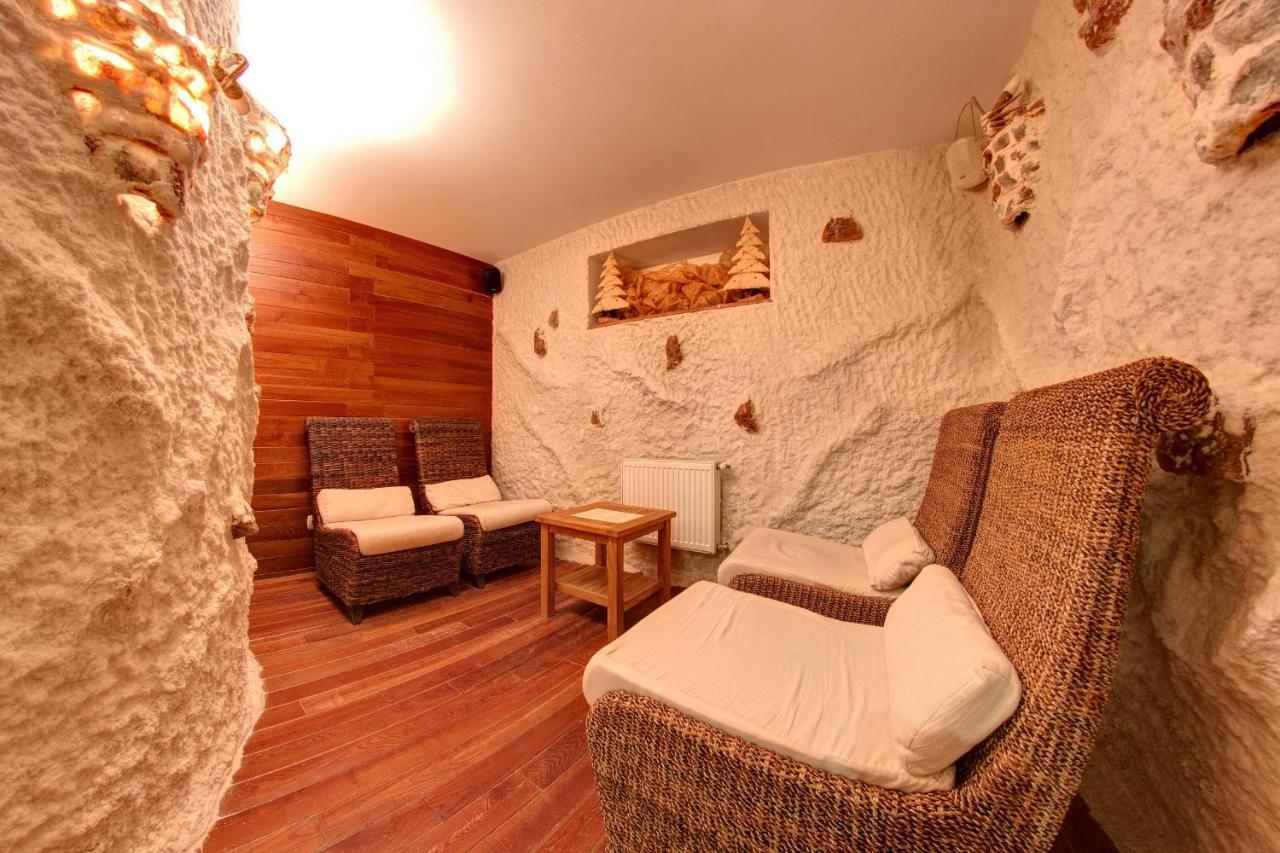 Lavanda Country Club Tatariv Bagian luar foto