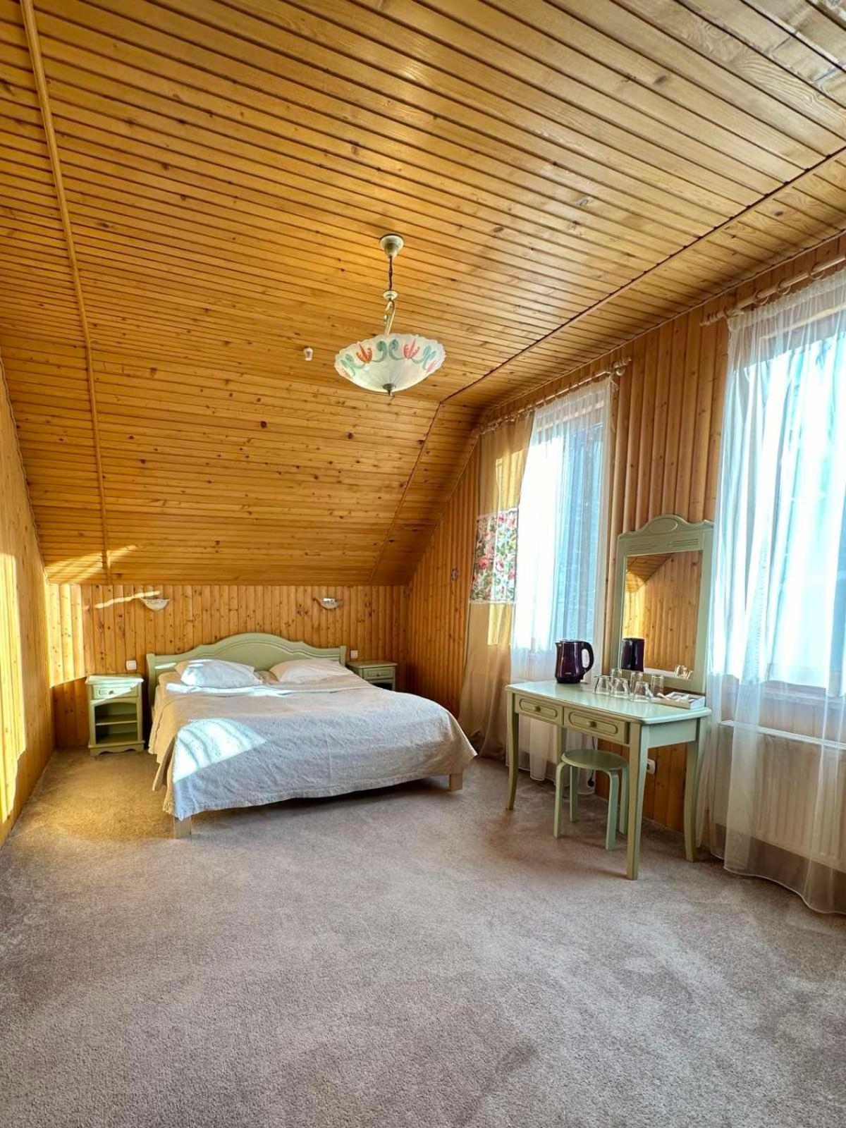 Lavanda Country Club Tatariv Bagian luar foto