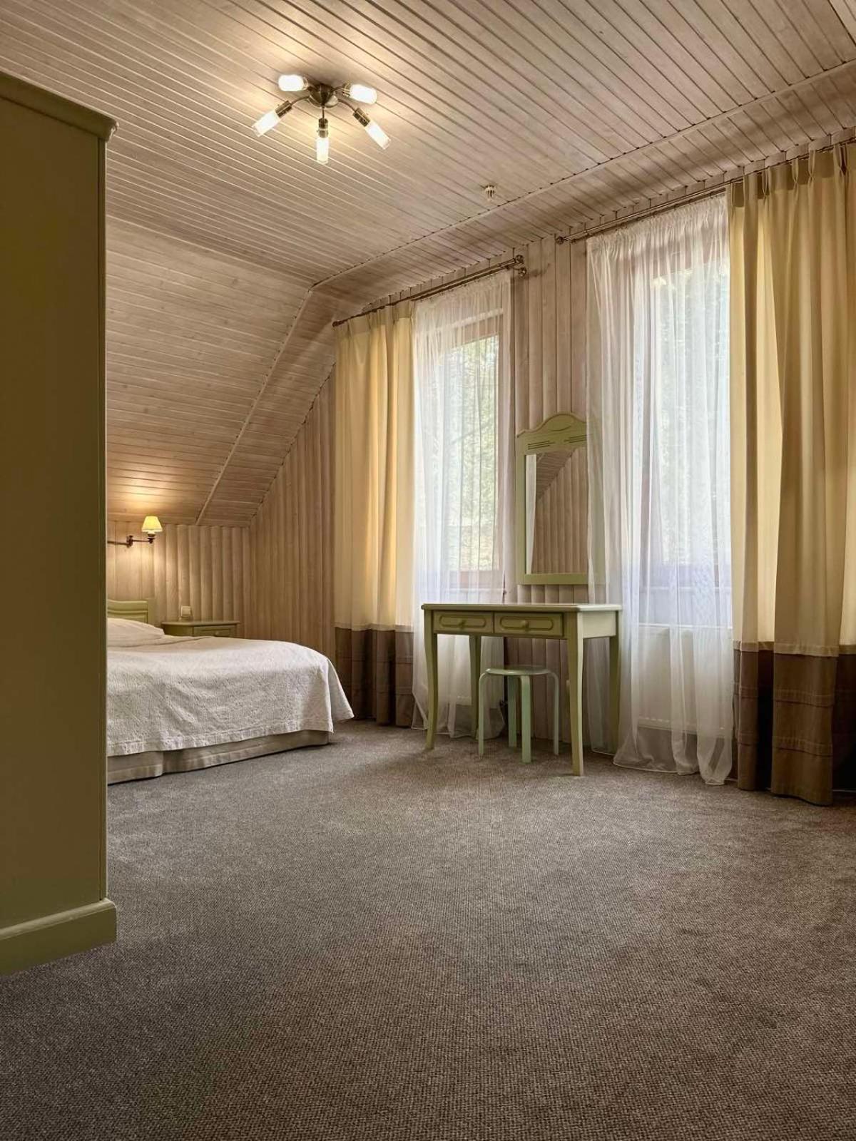 Lavanda Country Club Tatariv Bagian luar foto
