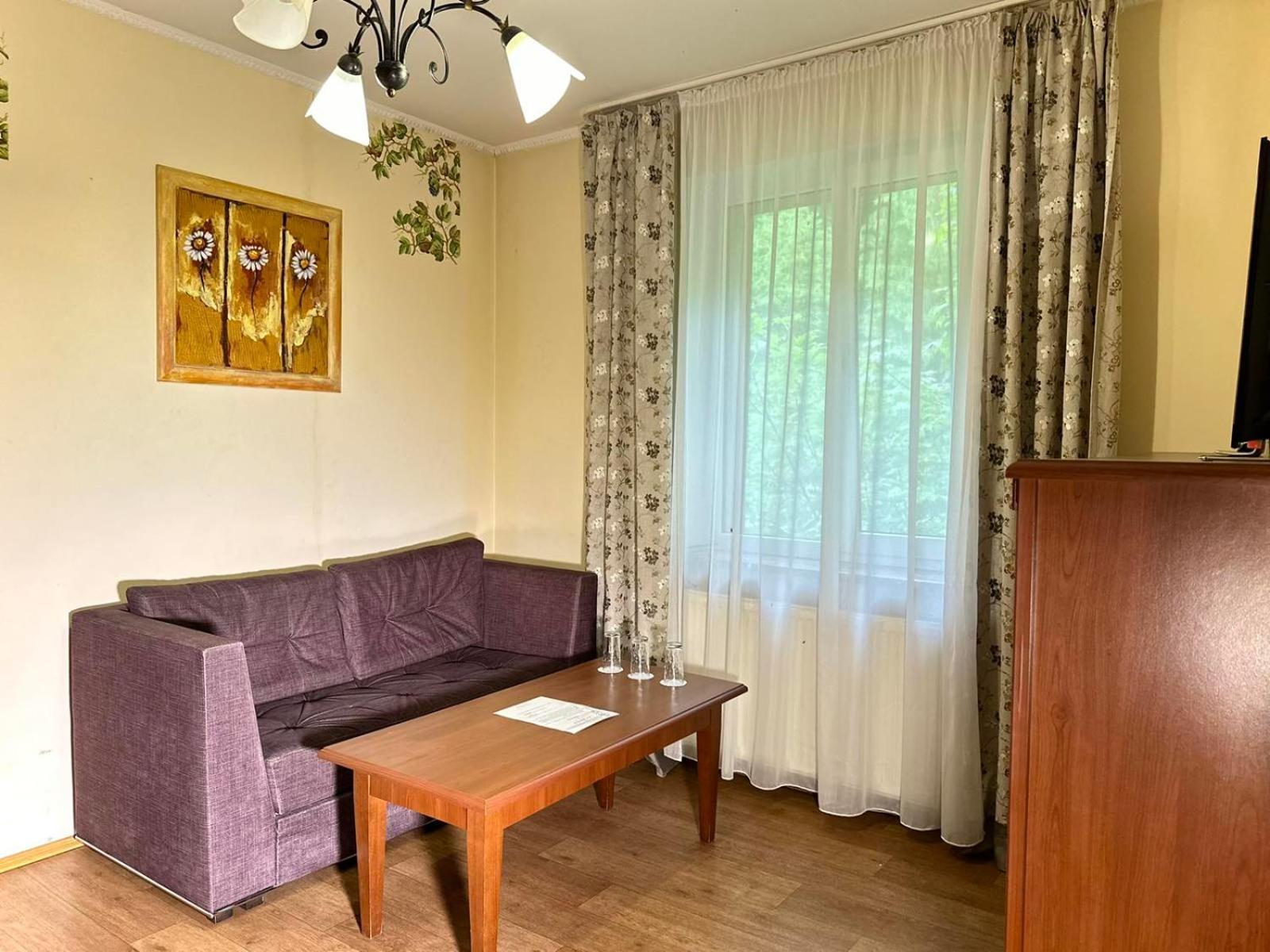 Lavanda Country Club Tatariv Bagian luar foto