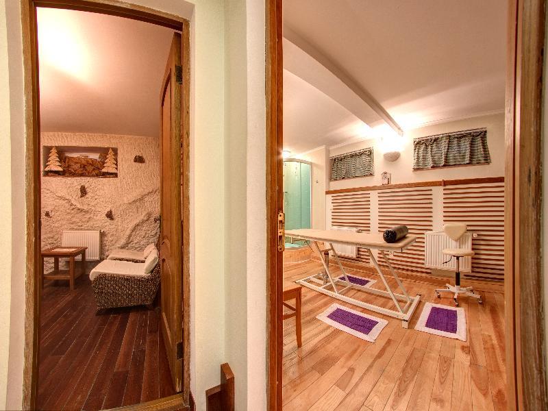 Lavanda Country Club Tatariv Bagian luar foto
