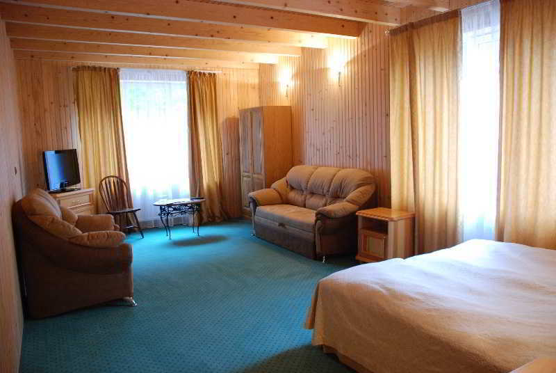 Lavanda Country Club Tatariv Bagian luar foto