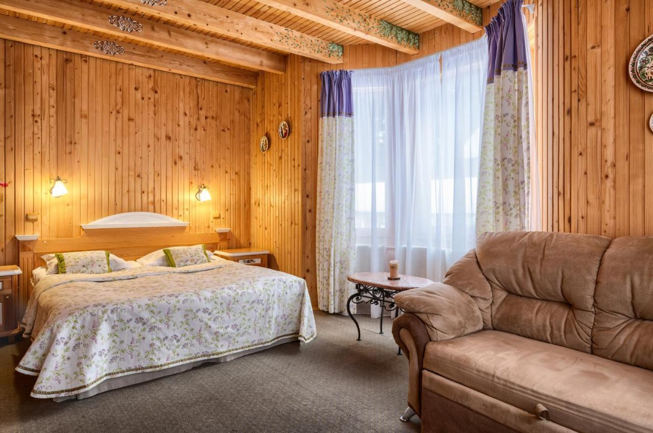 Lavanda Country Club Tatariv Bagian luar foto