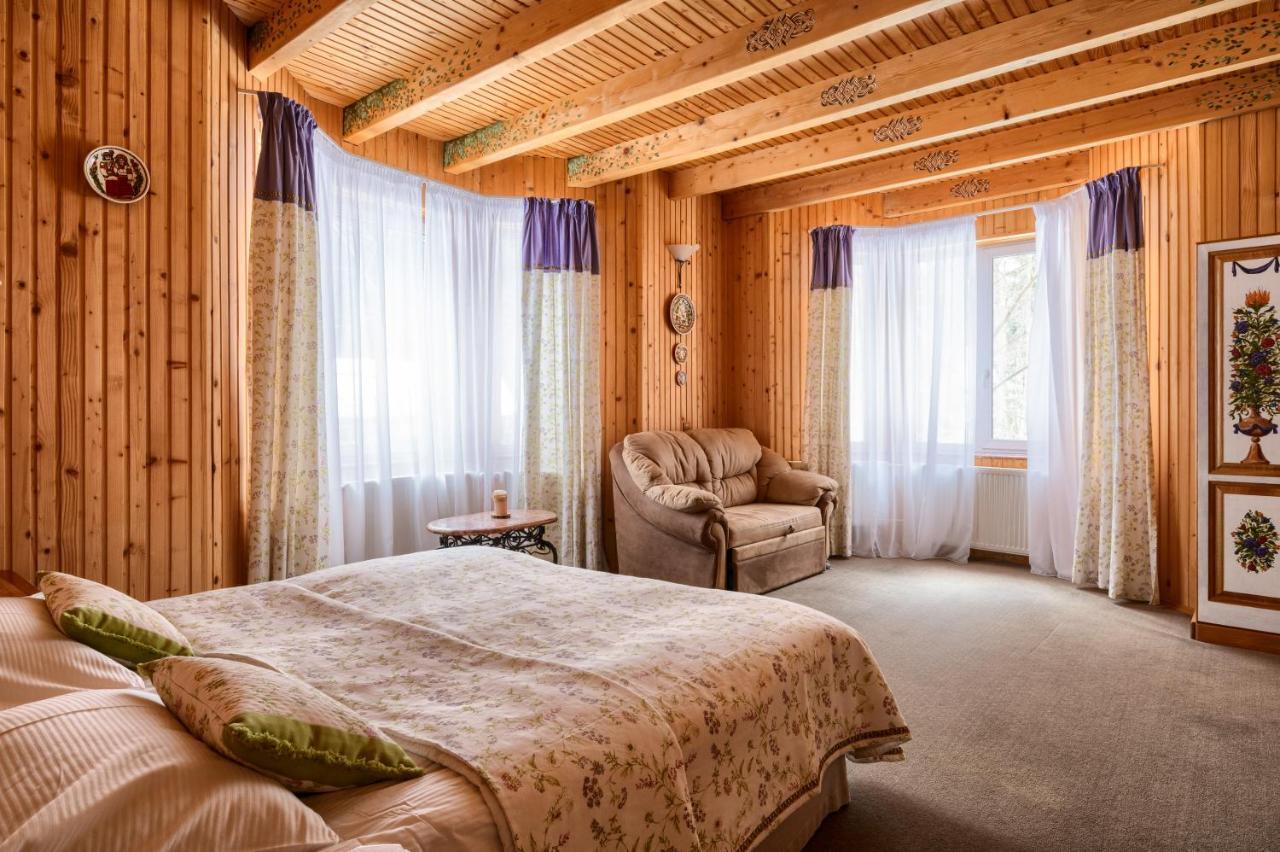 Lavanda Country Club Tatariv Bagian luar foto